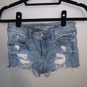 Distressed jean shorts!!